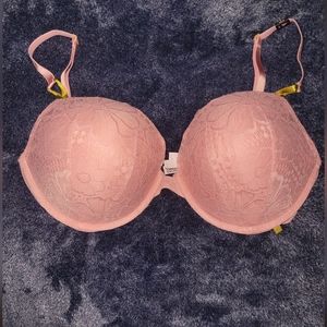 NWT Victoria's Secret Push Up Bra Size 36F